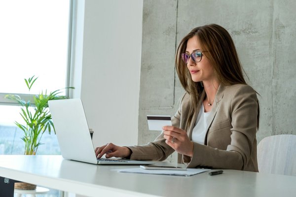 Préparez-vous à ouvrir un compte de banque en ligne avec découvert